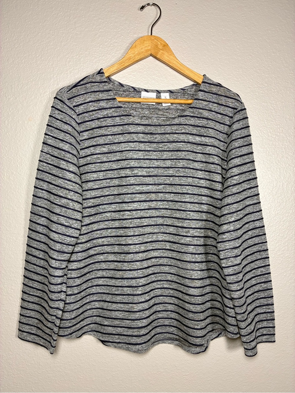 Weekends by Chicos Long Sleeve Grey Navy Blue Striped Top SZ 3 XL Basic Everyday